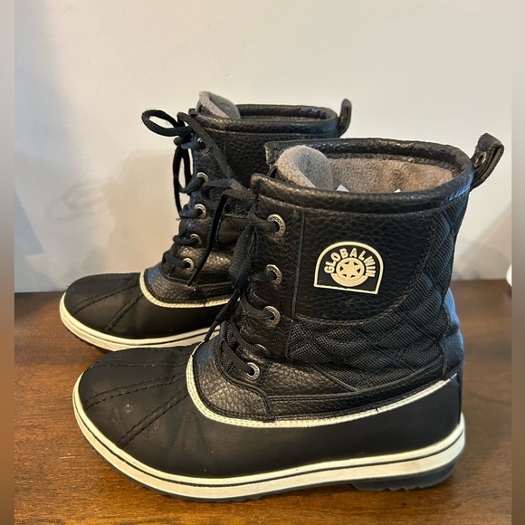 Globalwin Women's Black & Fur Winter Boots Sz 8.5 Style W1931-1 Excellent Shape. - Picture 5 of 10